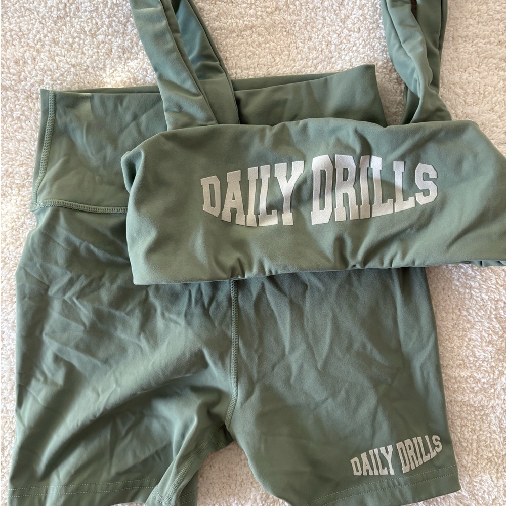 Daily Drills Green GO! LAWSON BRA and GO! SHORTIE SHORTS